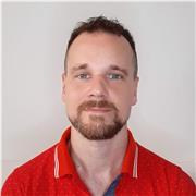 Soy un coach de inglés, con 25 años de experiencia docente. Me especializo en inglés por objetivos, especialmente laboral.
